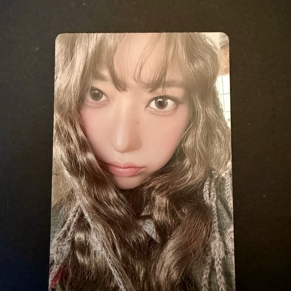 LeSserafim Sakura Photocard - HOT 5th Mini Album Volume Two Version
